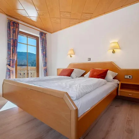 4 Personen Mit Doppelzimmer *